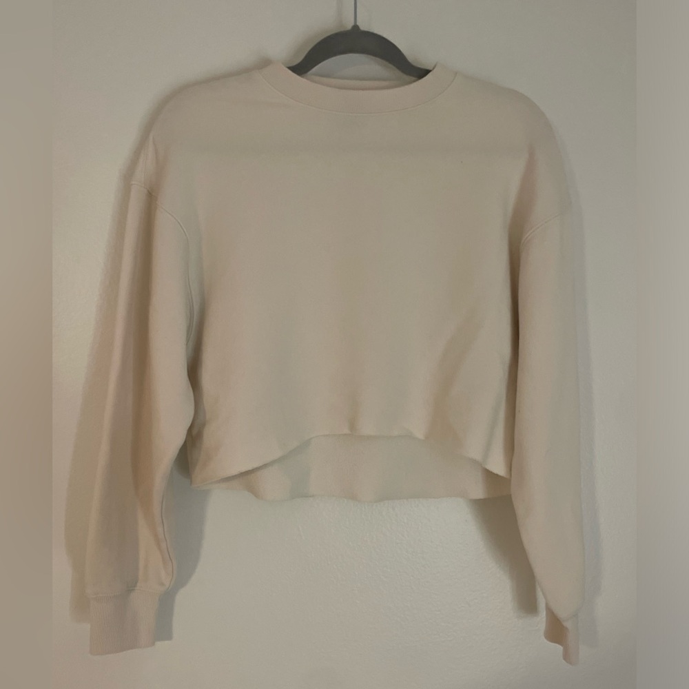 Wild Fable solid cream colored cropped crew neck